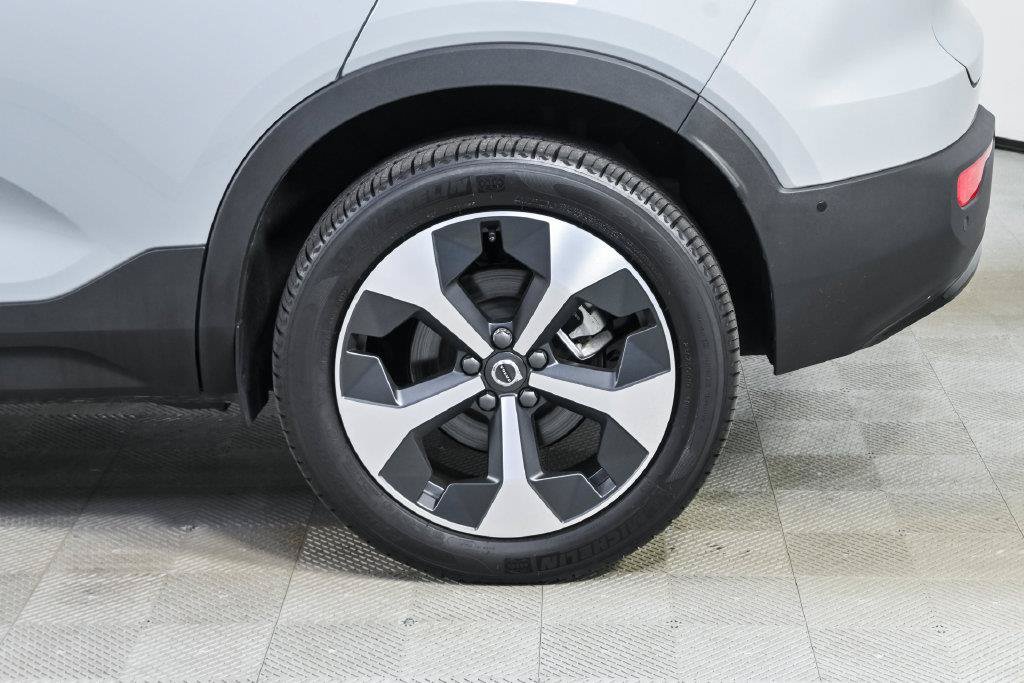 Certified 2026 Volvo XC40 B5 Plus AWD/4WD image 39