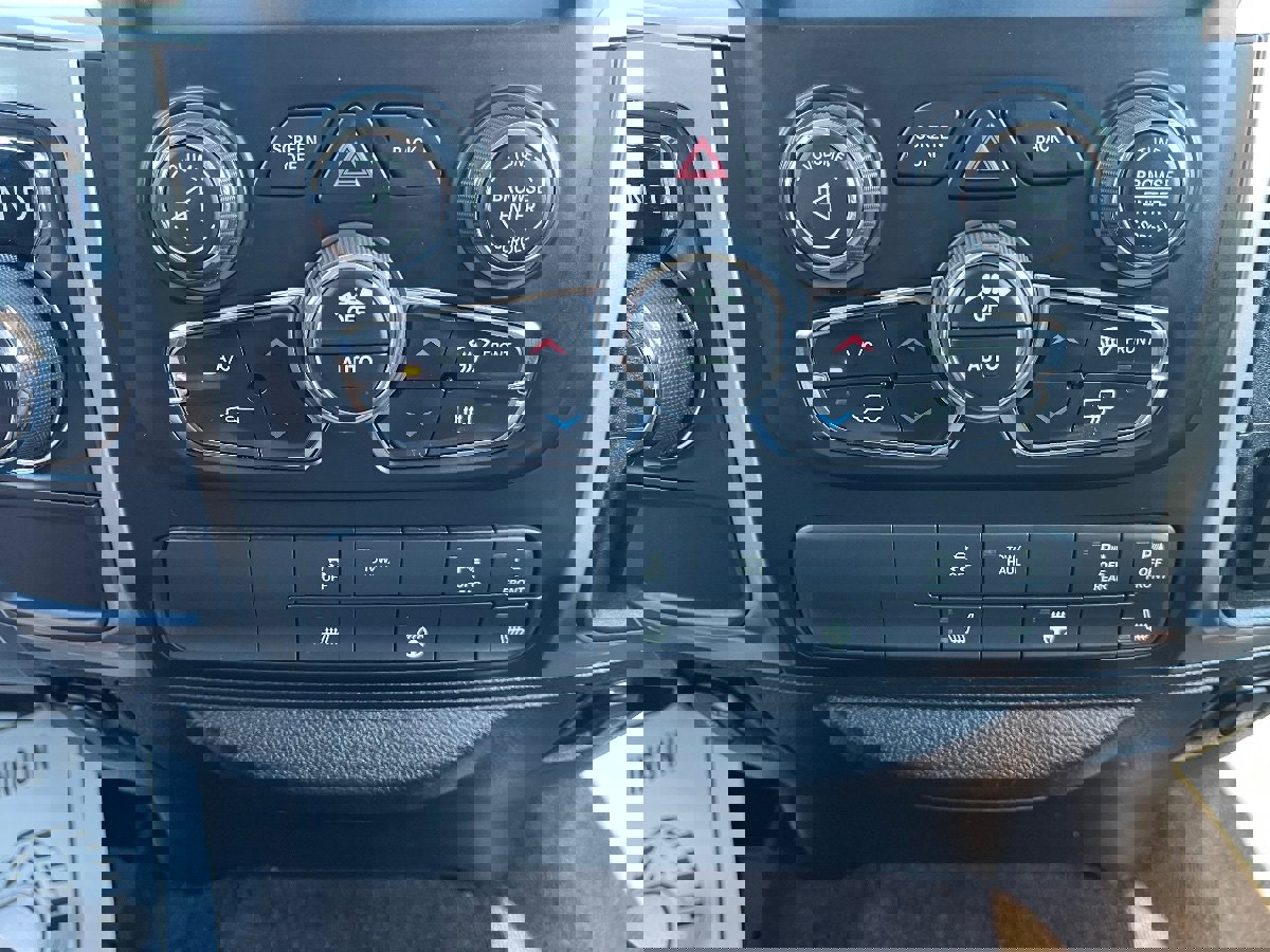 Used 2015 RAM 1500 Big Horn RWD image 15