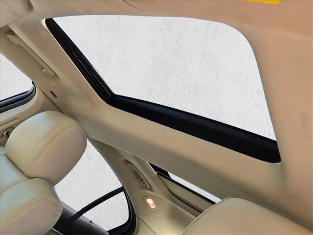 Used 2013 Lincoln MKS image 17