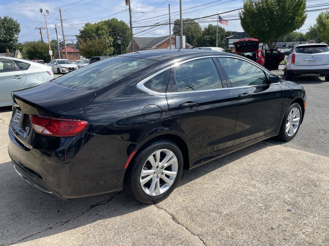 Used 2015 Chrysler 200 Limited FWD image 18
