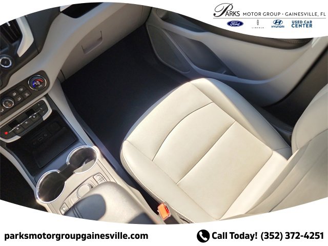 Used 2023 GMC Terrain SLT image 14