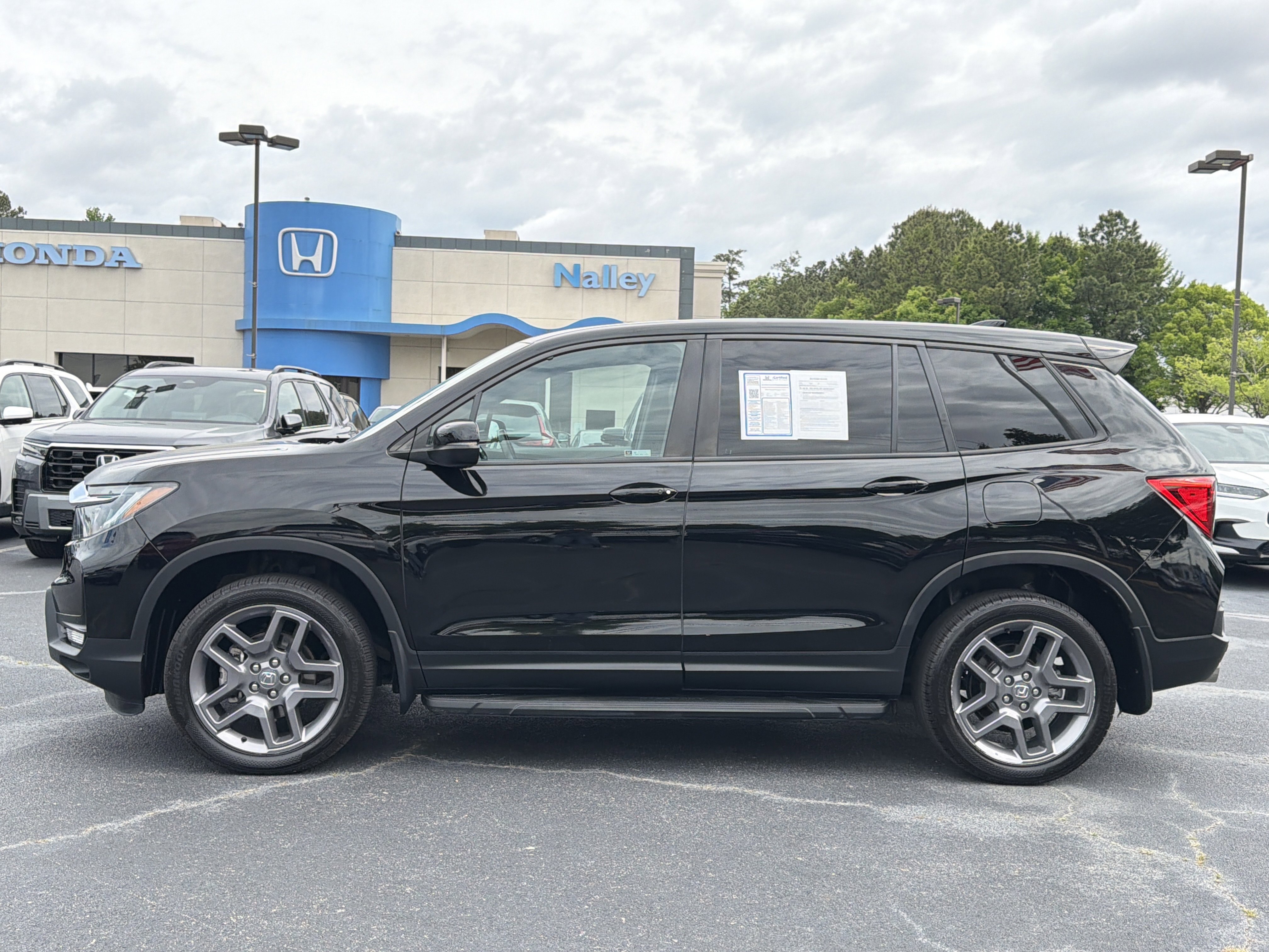 Certified 2023 Honda Passport EX-L image 2