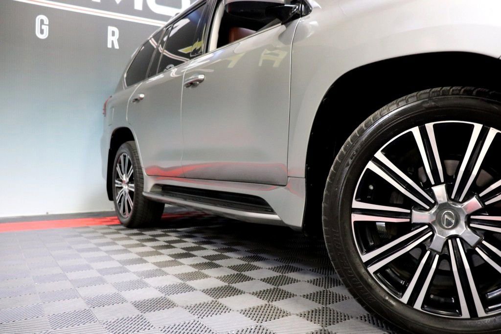 Used 2019 Lexus LX 570 4WD w/ Luxury Package image 76
