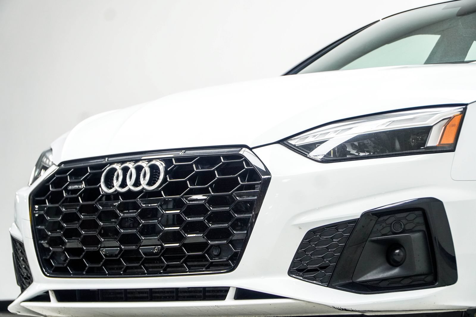 Used 2025 Audi A5 2.0T Premium Plus AWD/4WD image 2