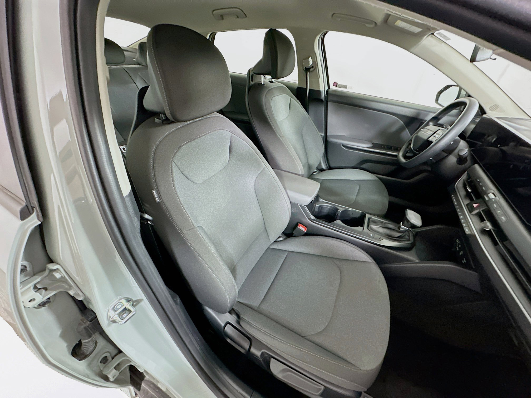 Used 2025 Kia K4 LXS image 30