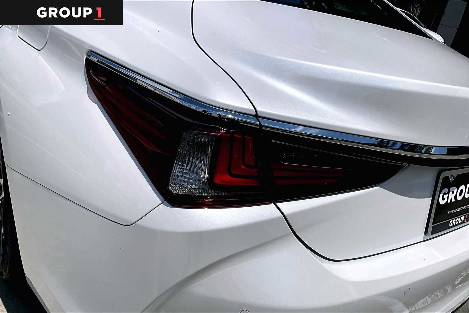 Used 2025 Lexus ES 350 w/ Premium Package FWD image 26