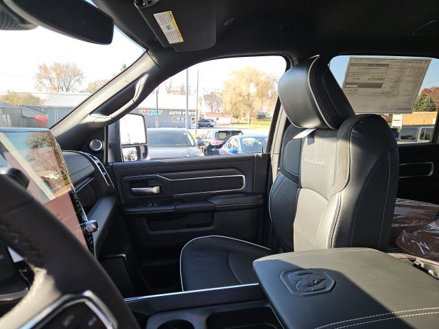 New 2026 RAM 2500 Laramie AWD/4WD image 25