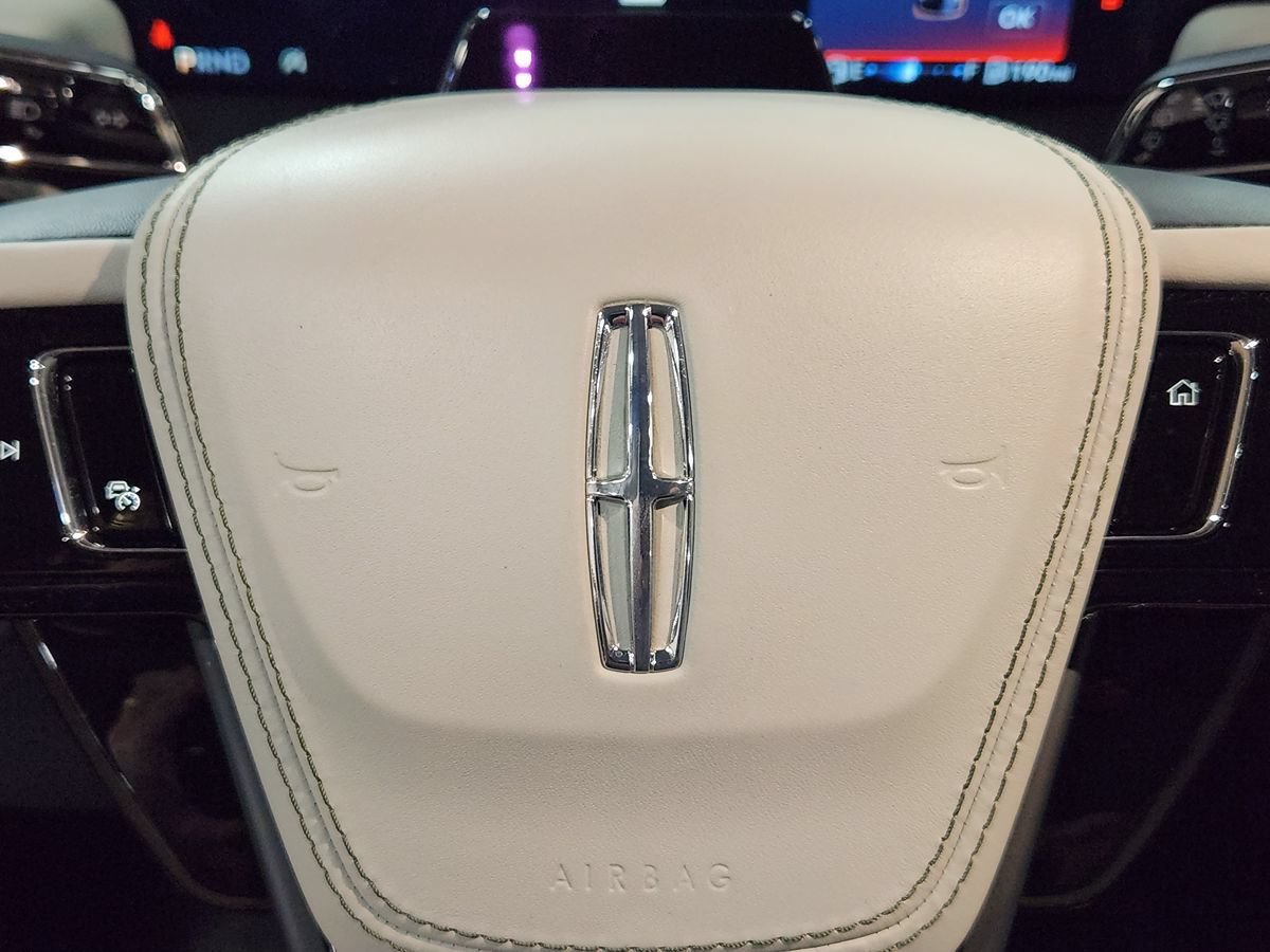 Used 2025 Lincoln Aviator 2WD image 49
