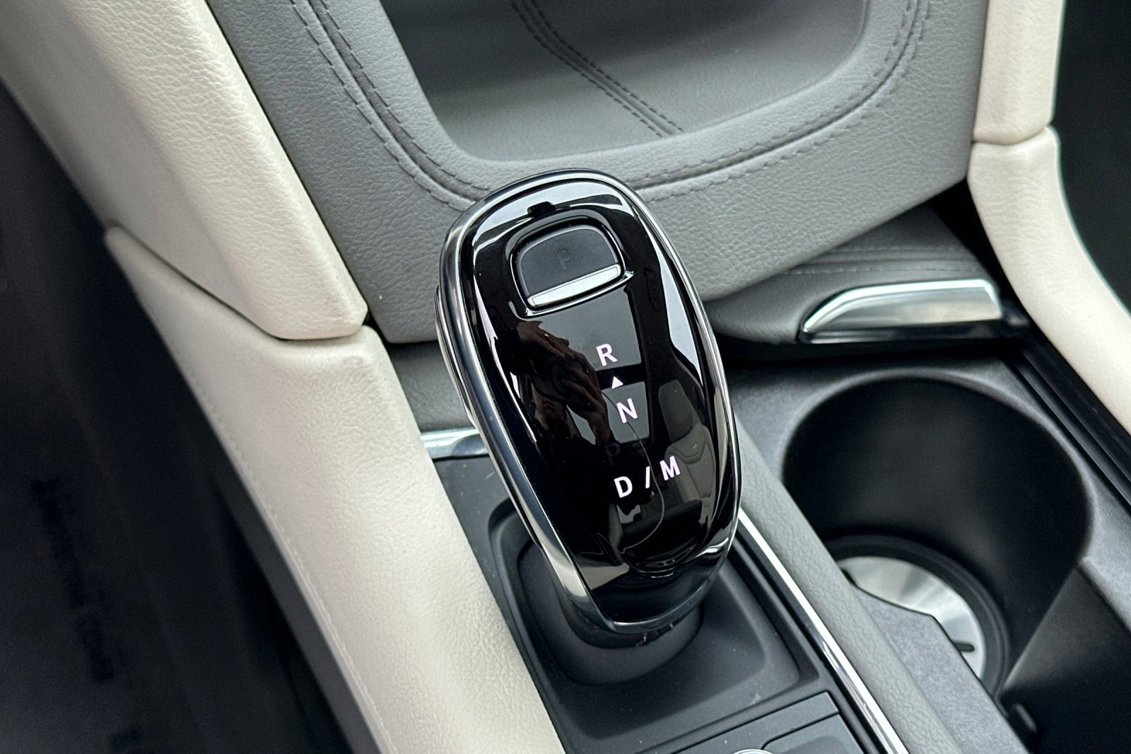 Certified 2025 Cadillac XT6 Premium Luxury image 22