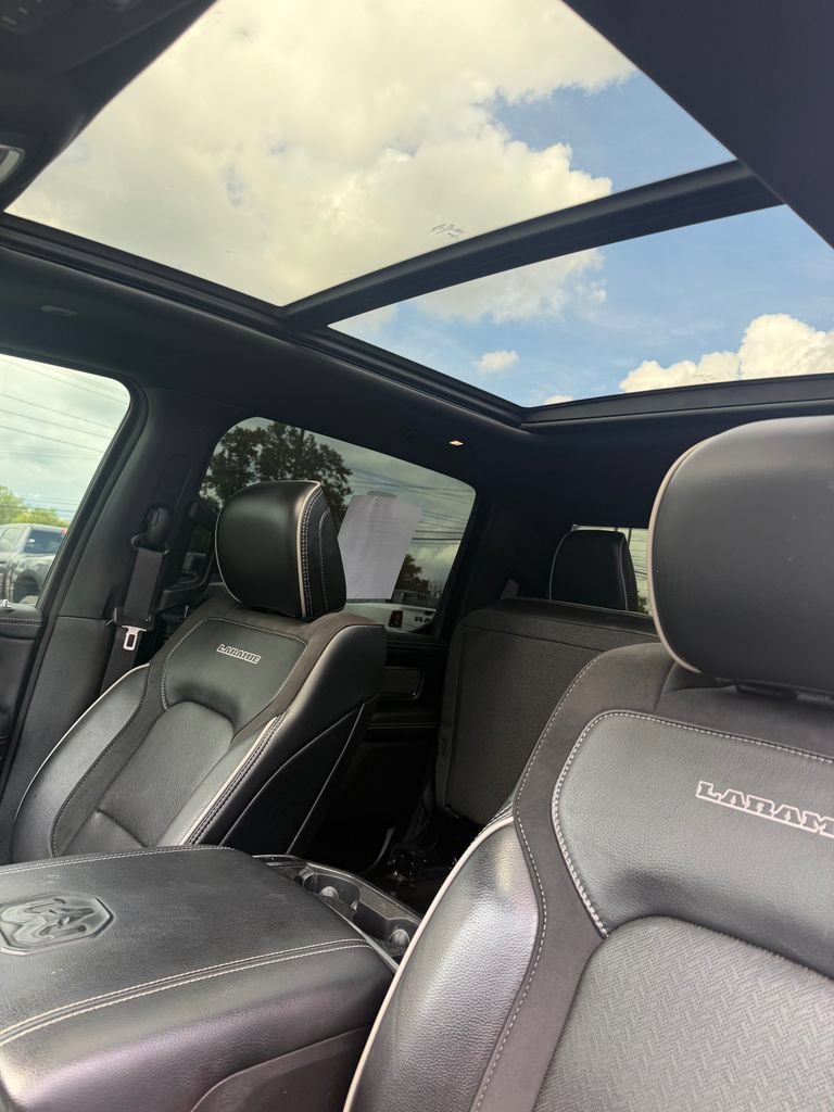 Used 2022 RAM 1500 Laramie AWD/4WD image 11