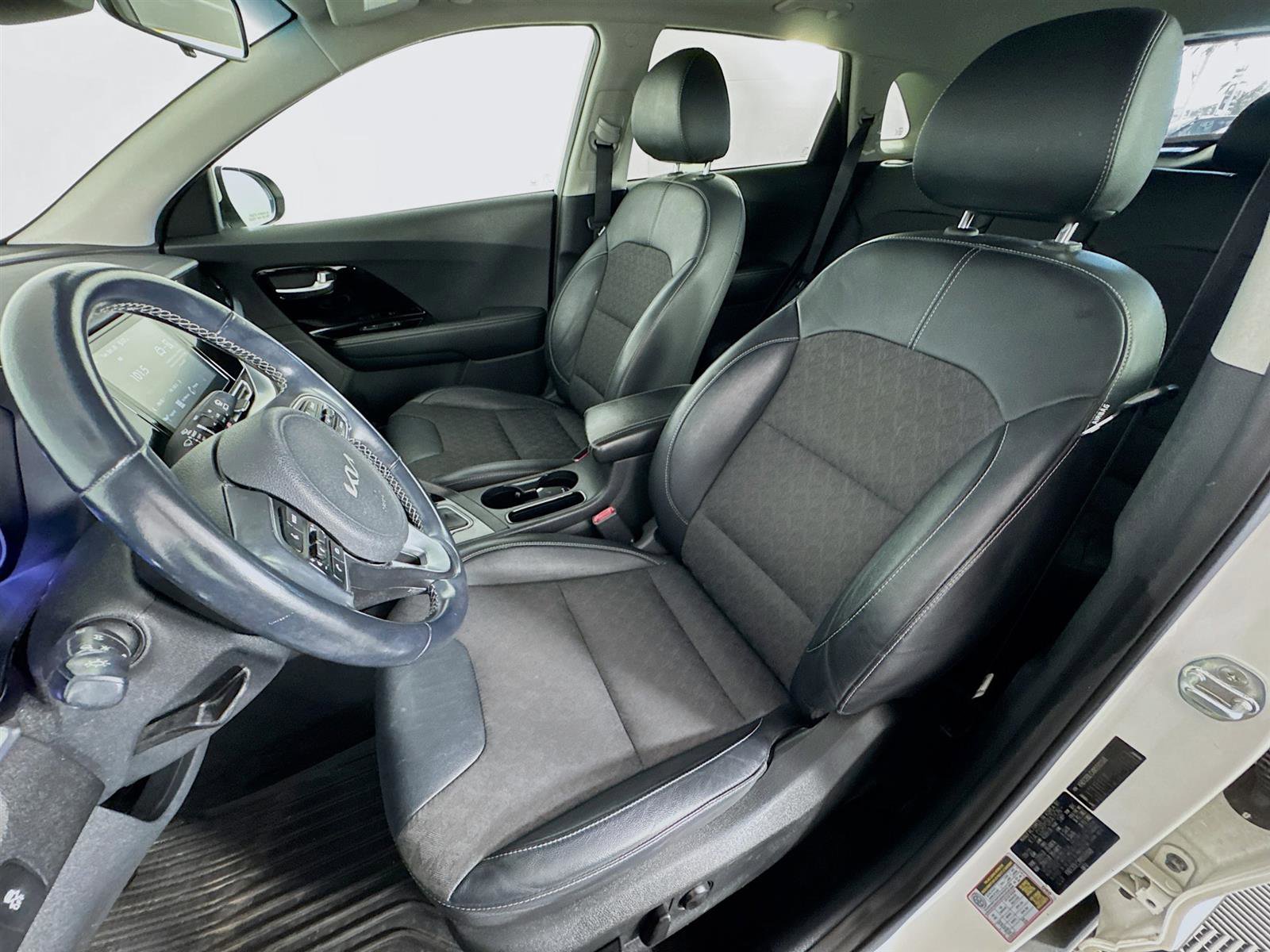 Certified 2022 Kia Niro LXS image 11