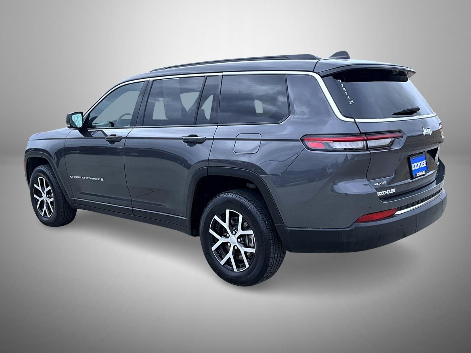 Used 2024 Jeep Grand Cherokee L Limited w/ Luxury Tech Group II image 7