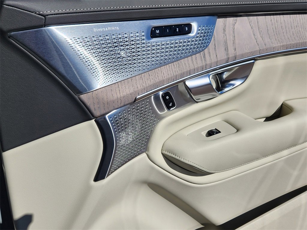 New 2026 Volvo XC90 B6 Ultra w/ Lounge Package image 21