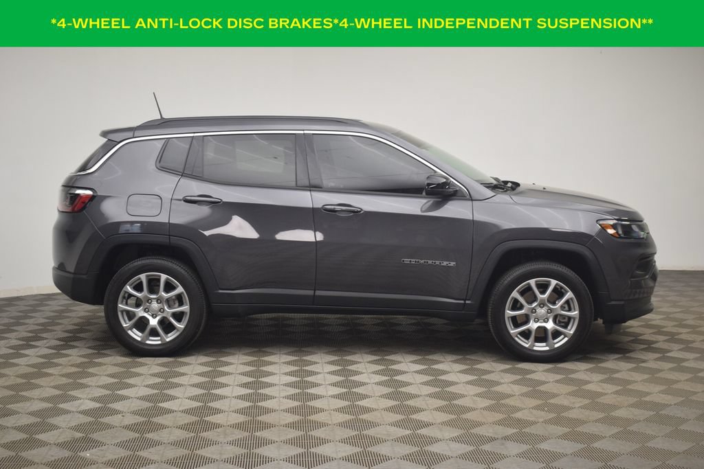 Used 2024 Jeep Compass Latitude AWD/4WD image 13