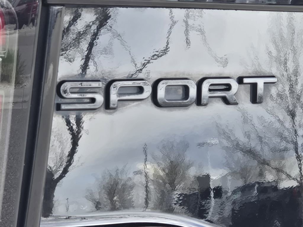 Used 2021 Land Rover Discovery Sport SE AWD/4WD image 3