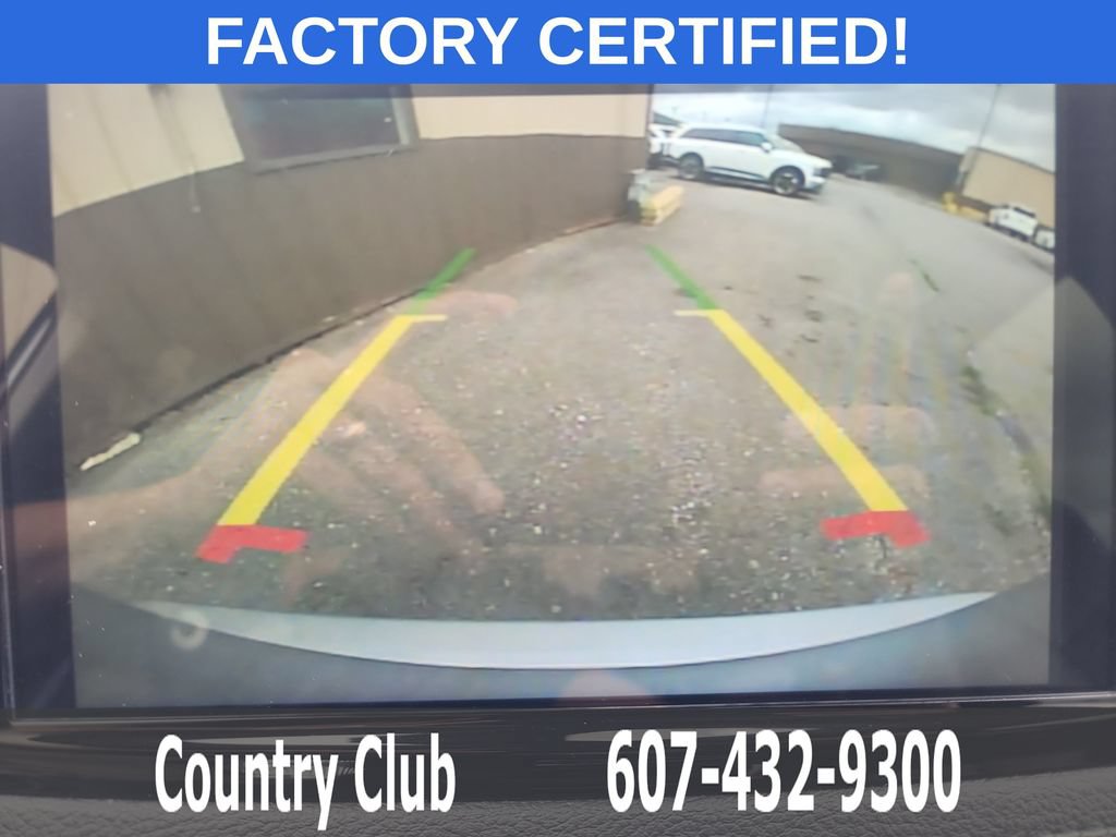 Used 2023 Chrysler Pacifica Touring-L FWD image 17