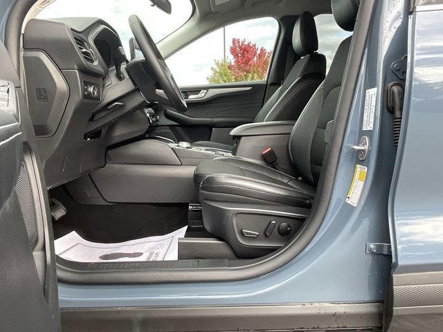 New 2025 Ford Escape SE image 12