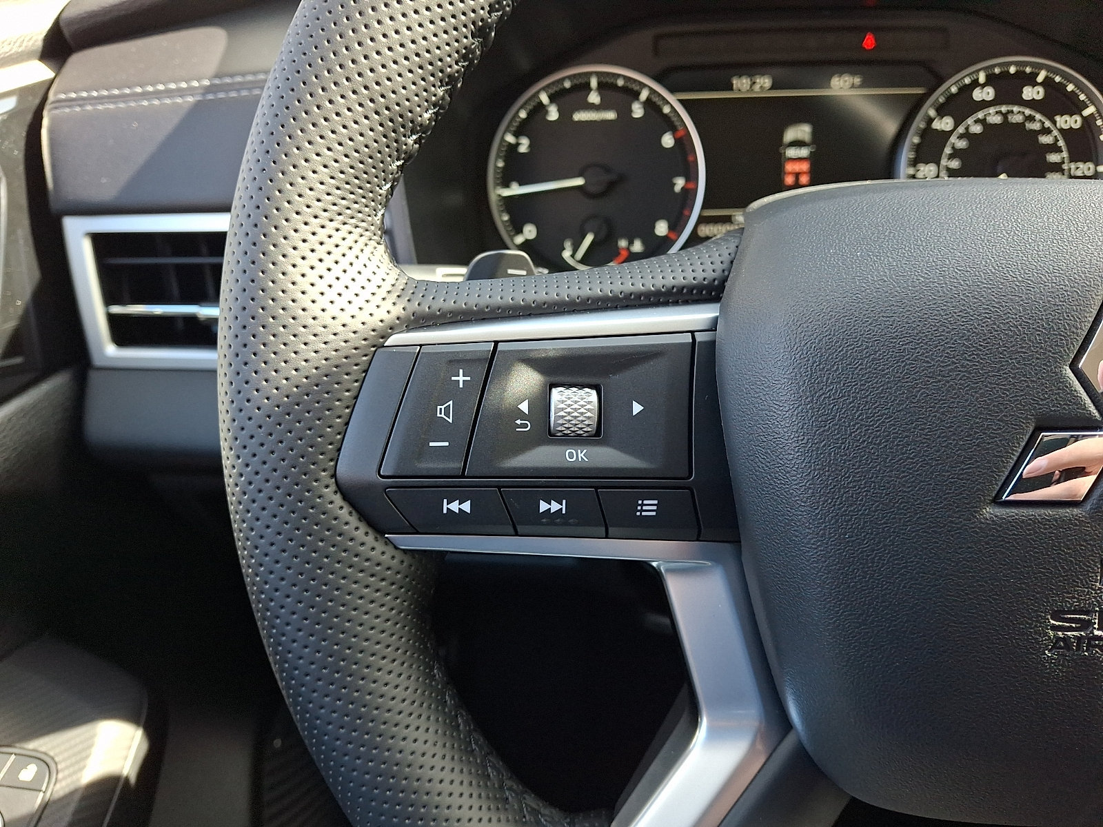 New 2026 Mitsubishi Outlander SE AWD/4WD image 18