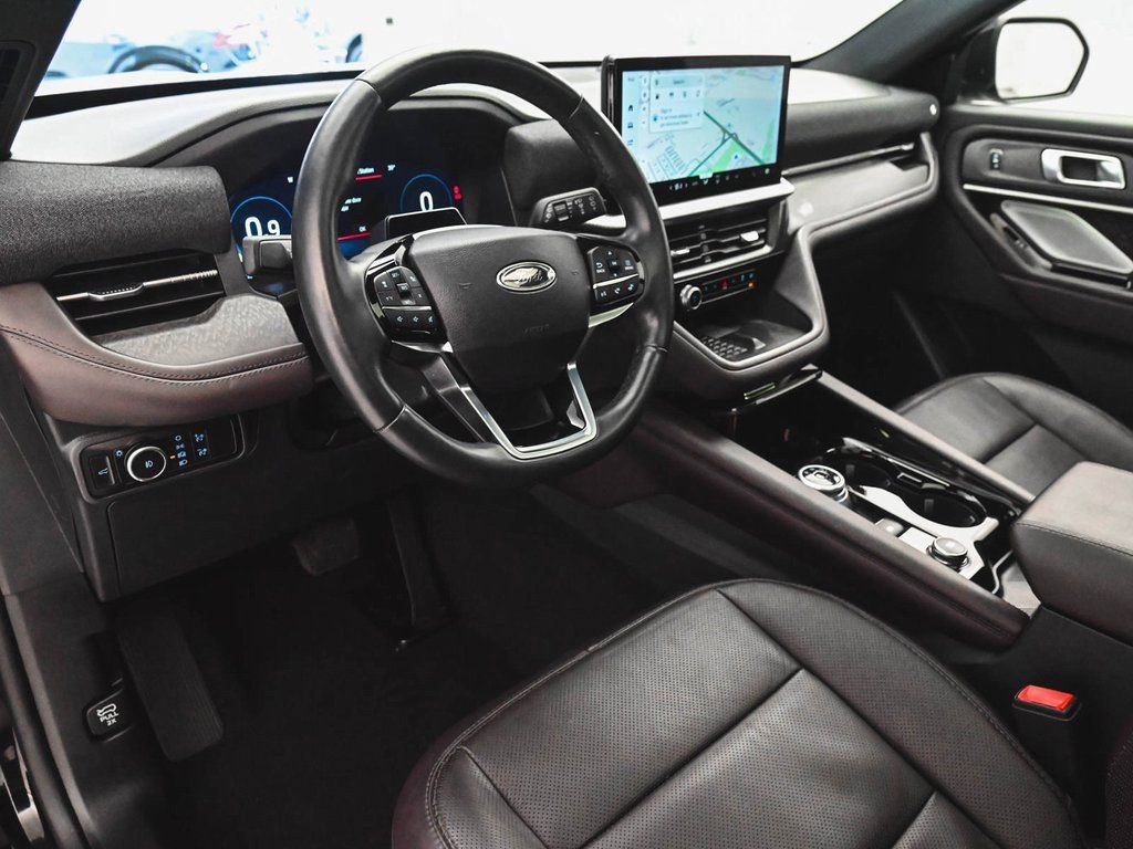Used 2025 Ford Explorer Platinum w/ LUX Leather Package AWD/4WD image 14
