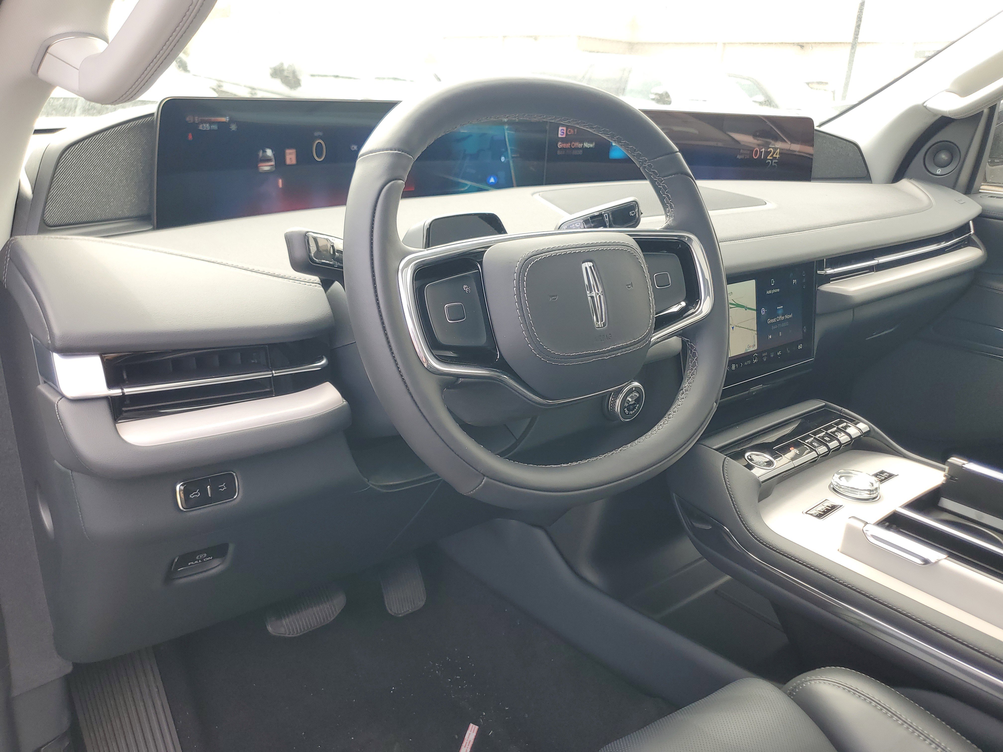 New 2025 Lincoln Navigator L Reserve AWD/4WD image 14