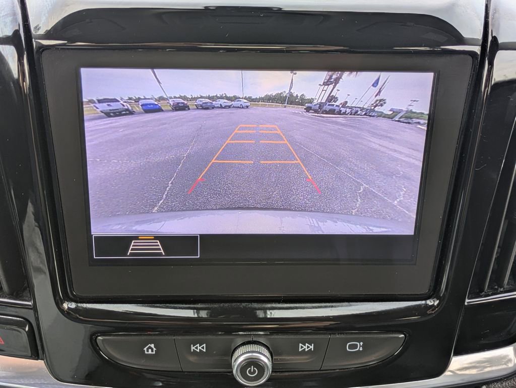 Used 2020 Chevrolet Traverse LT FWD image 25