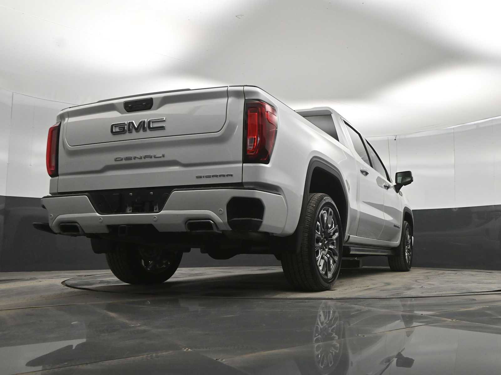Used 2024 GMC Sierra 1500 Denali Ultimate image 35