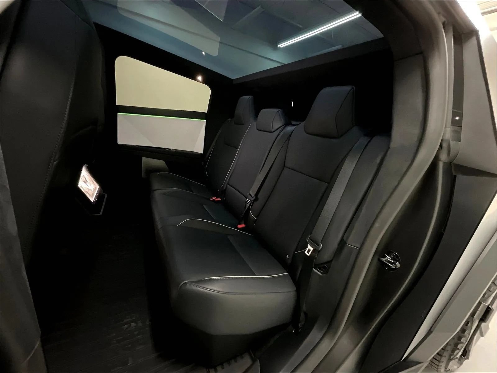 Used 2024 Tesla Cybertruck AWD Crew Cab image 14