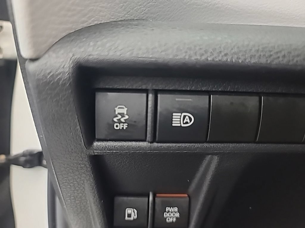 Used 2025 Toyota Sienna LE FWD image 30