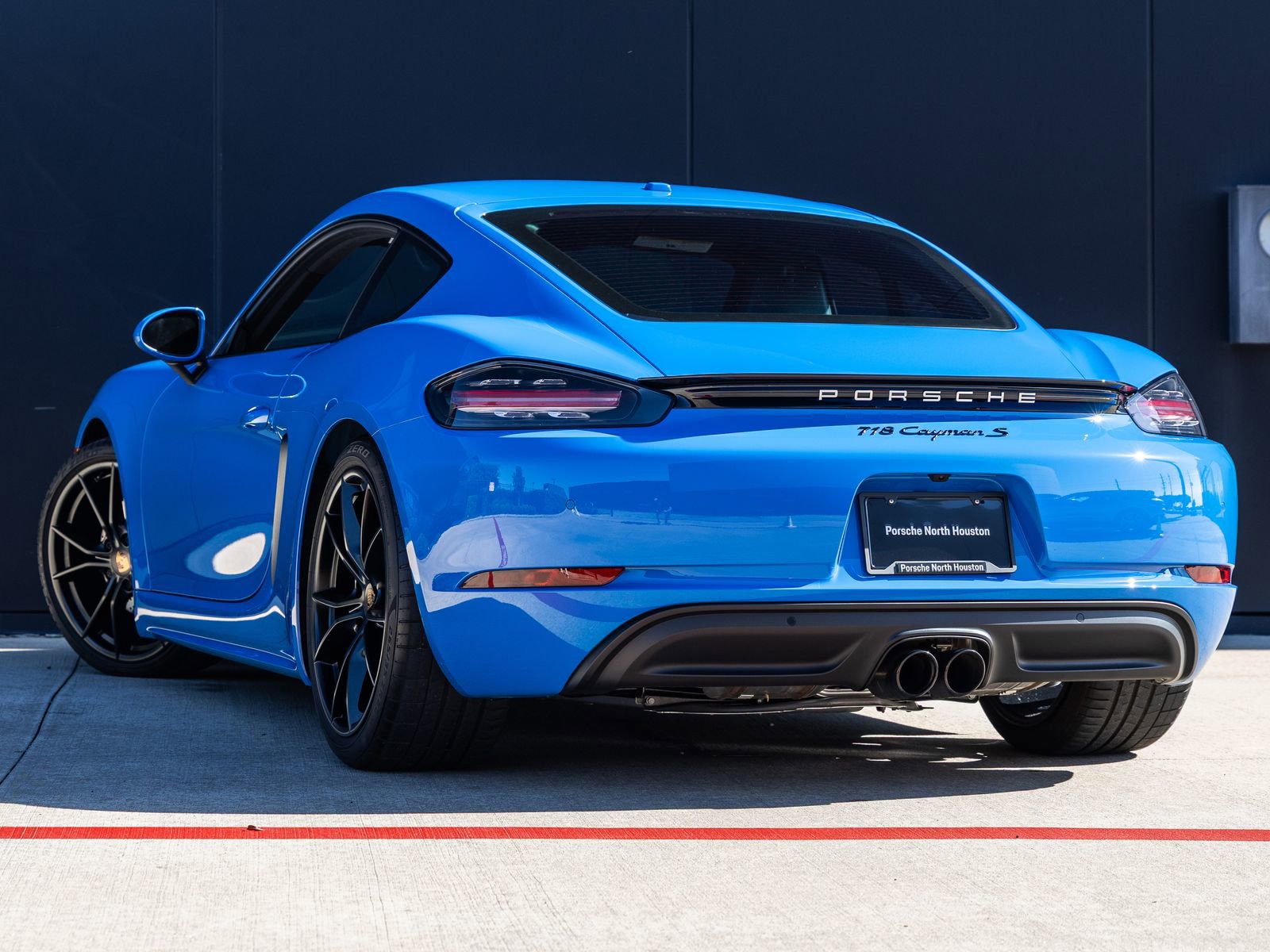 Used 2024 Porsche 718 Cayman S RWD image 3