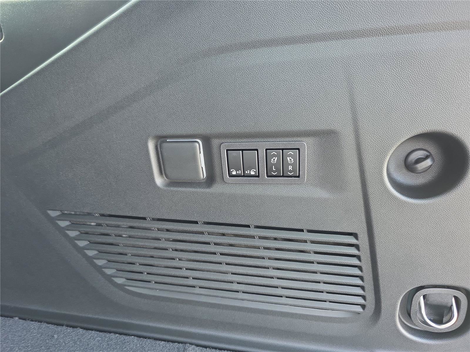 New 2026 GMC Yukon XL Elevation RWD image 34