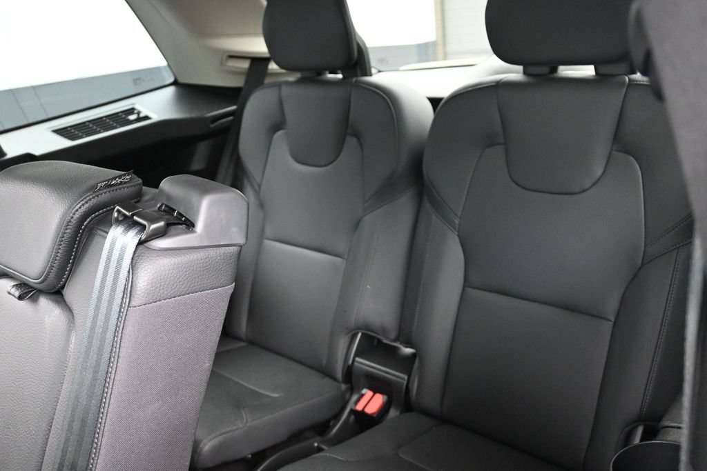 Used 2025 Volvo XC90 T8 Plus w/ Protection Package Premier AWD/4WD image 19