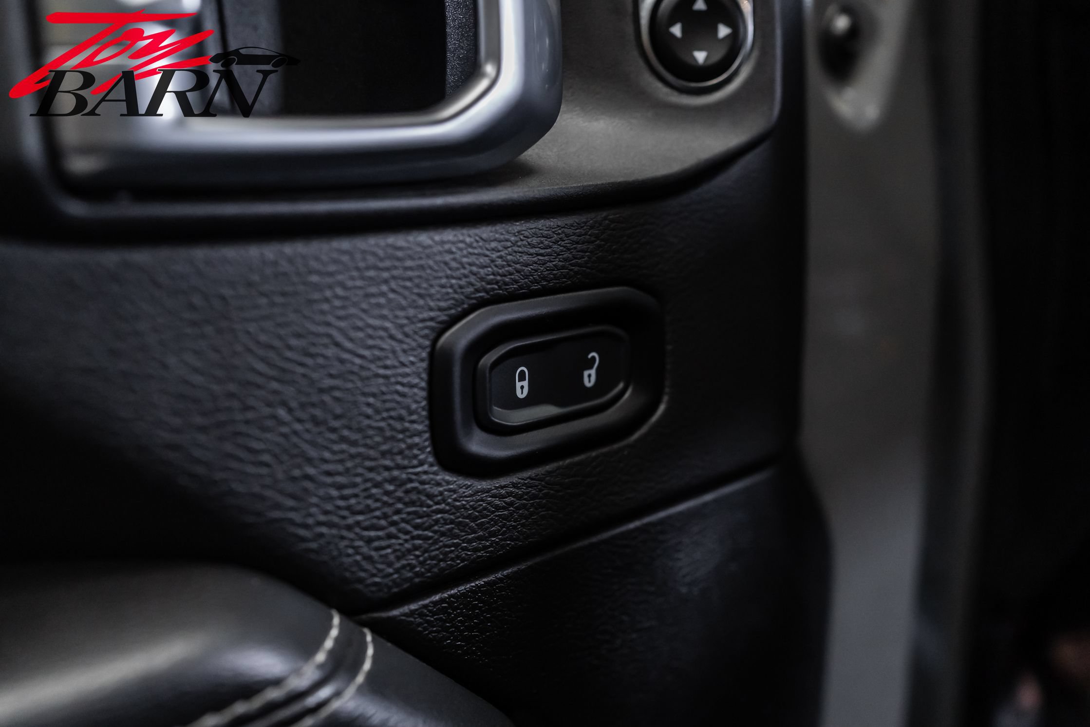 Used 2023 Jeep Wrangler Unlimited Sahara AWD/4WD image 18