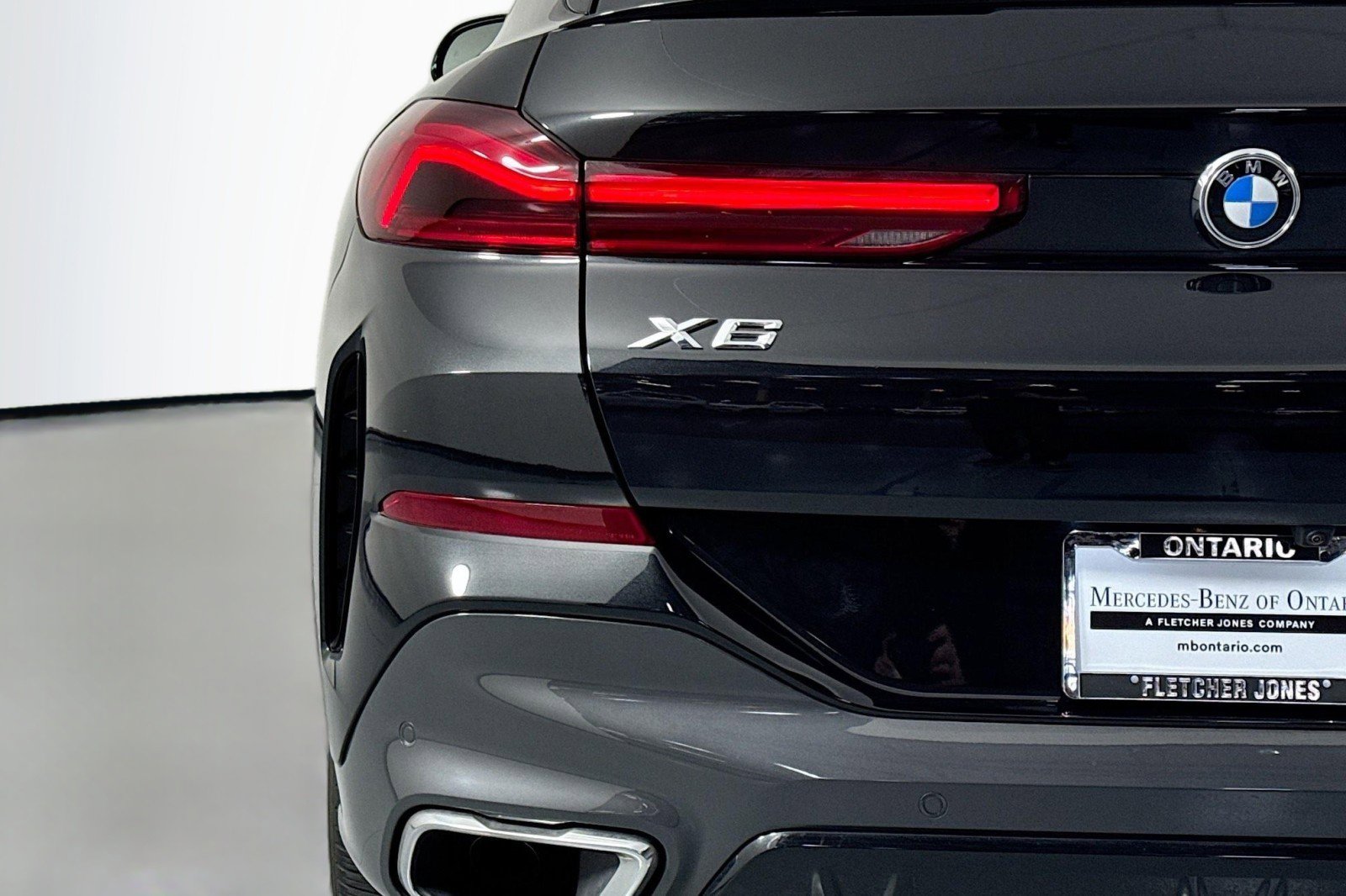 Used 2022 BMW X6 xDrive40i w/ M Sport Package AWD/4WD image 15