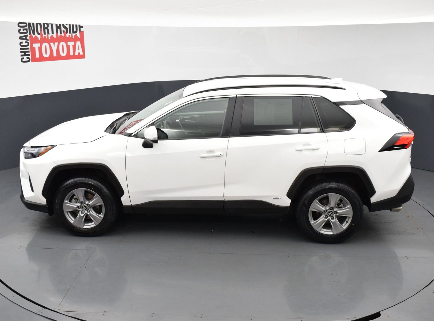 Used 2025 Toyota RAV4 XLE AWD/4WD image 17