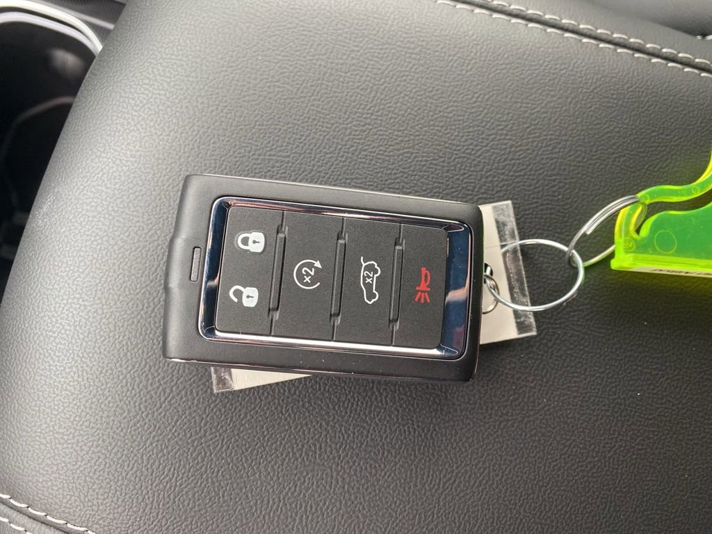 New 2025 Jeep Grand Cherokee L Altitude image 50