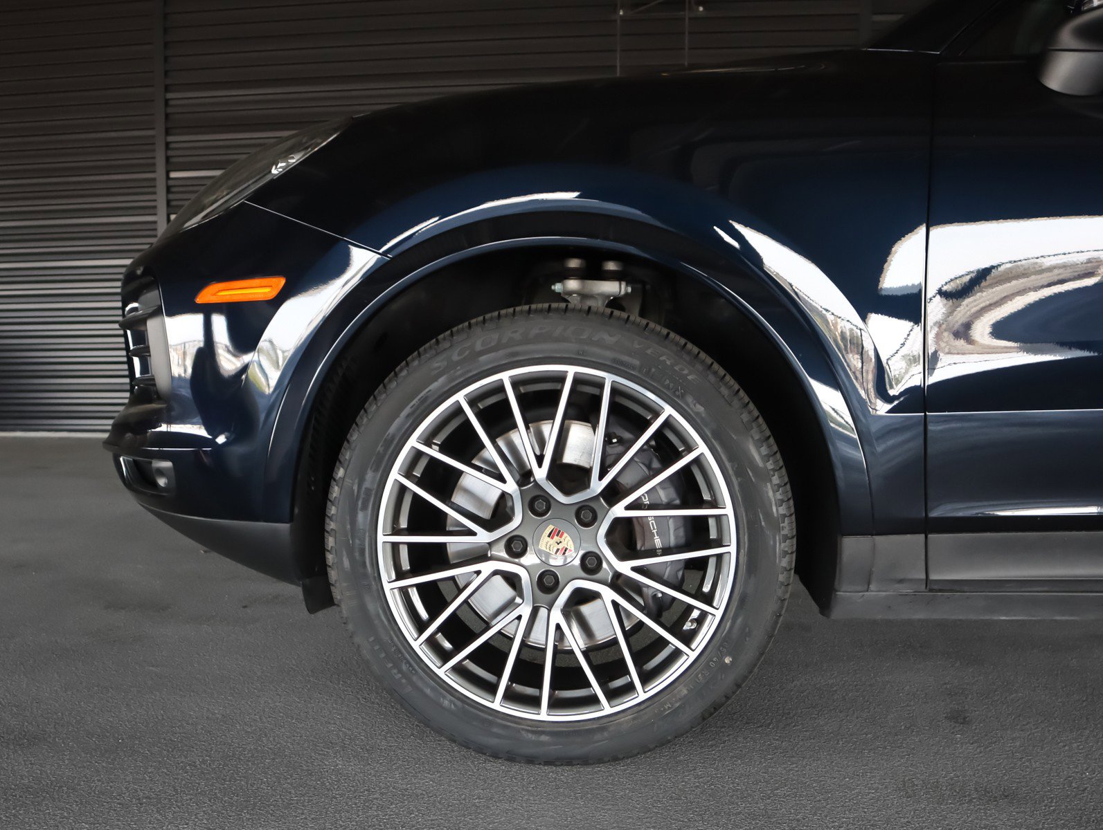 Certified 2023 Porsche Cayenne AWD/4WD image 25