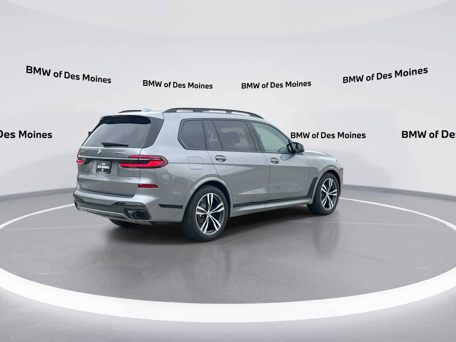 New 2026 BMW X7 M60i w/ M Sport Professional Package AWD/4WD image 8