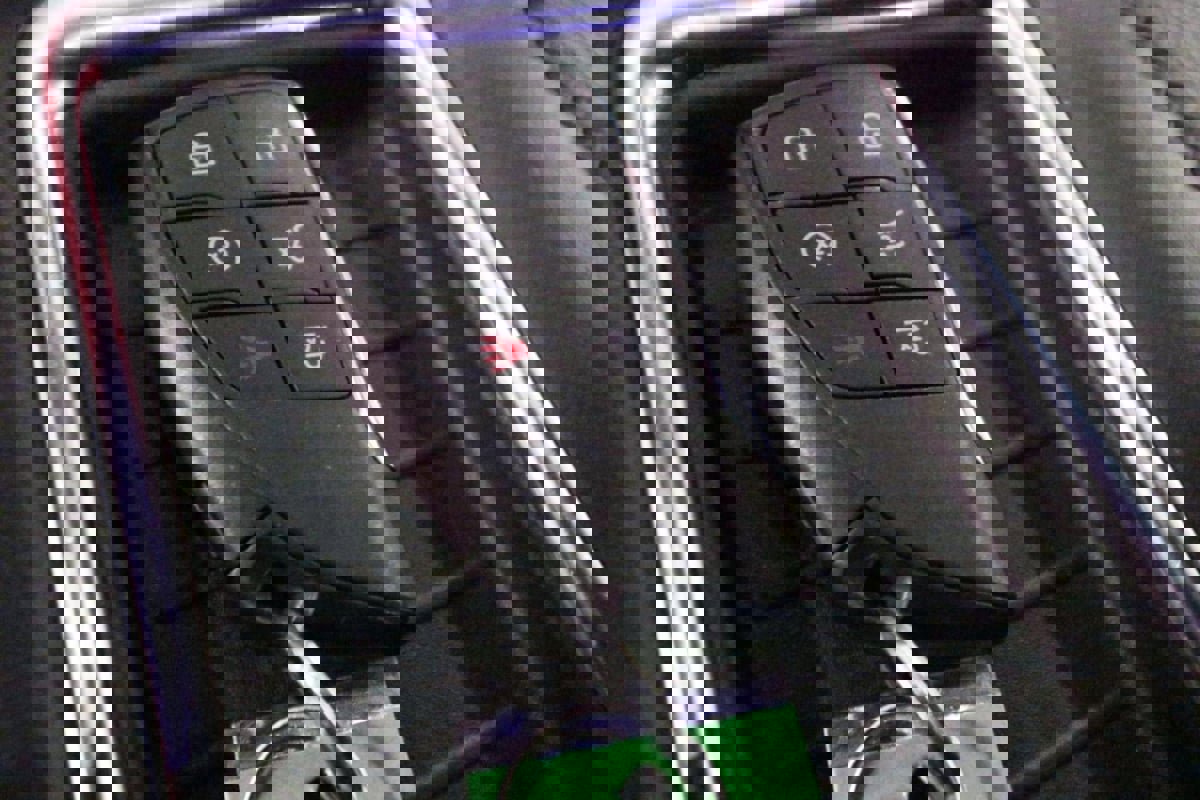 Used 2022 GMC Yukon XL Denali image 13