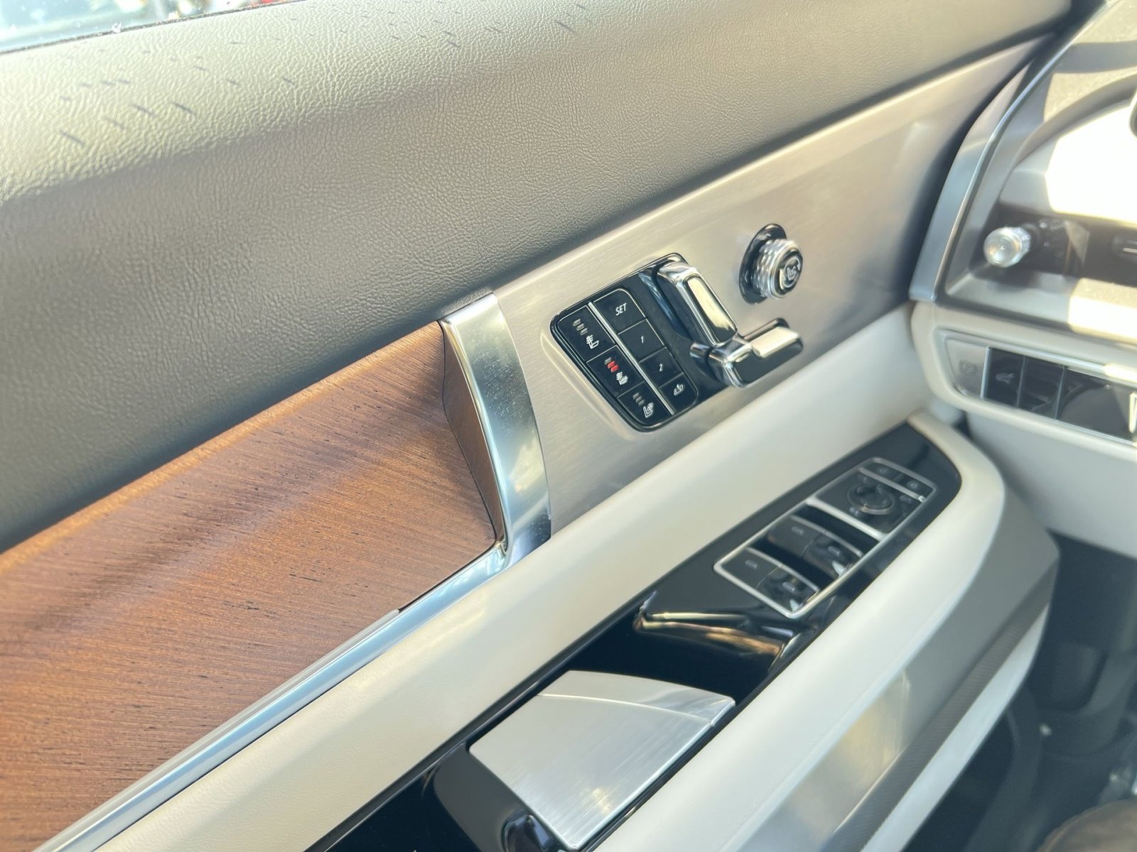 Used 2026 Cadillac Vistiq Sport image 15