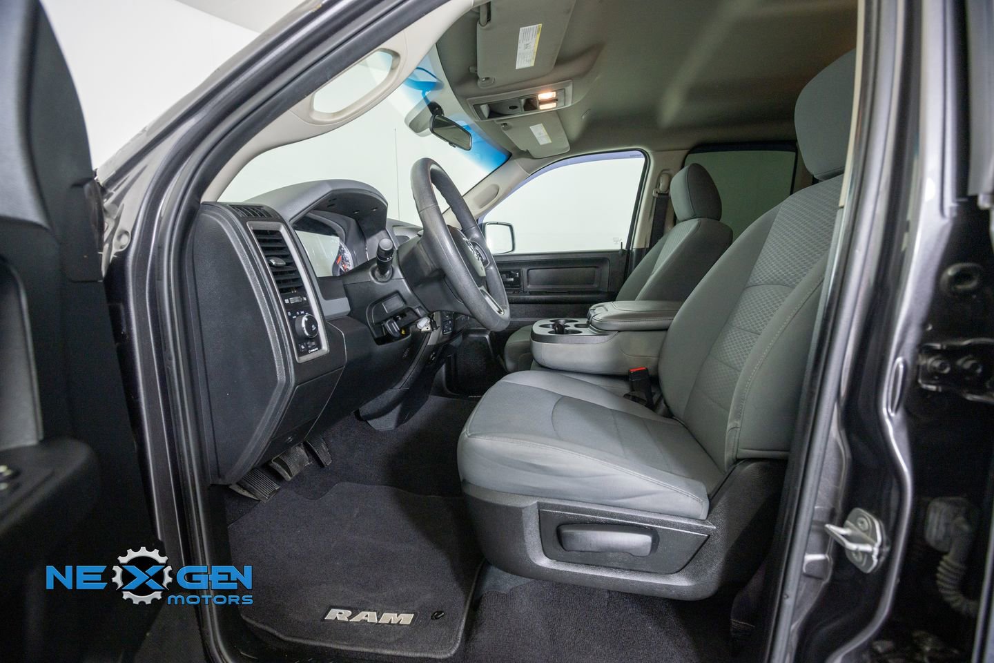Used 2018 RAM 1500 Express w/ Express Value Package AWD/4WD image 11