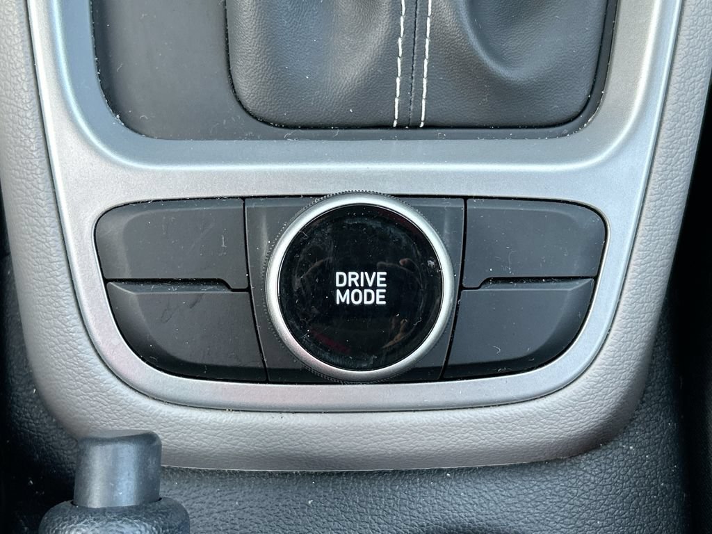 Used 2023 Hyundai Venue SEL FWD image 31
