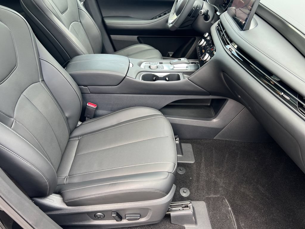 Certified 2026 INFINITI QX60 Luxe w/ Cargo Package FWD image 13