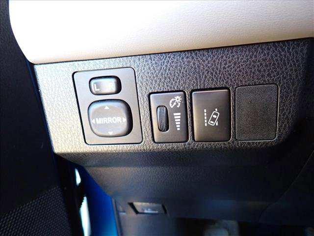 Used 2018 Toyota RAV4 Limited image 17