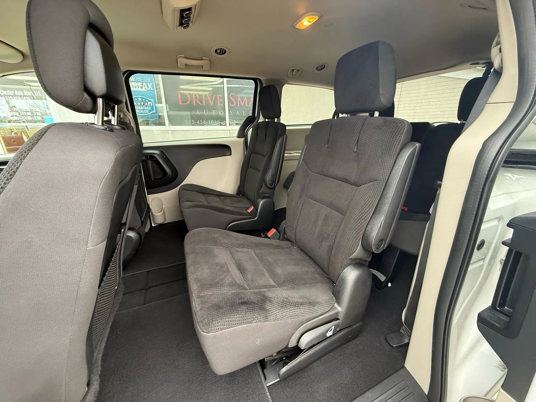 Used 2019 Dodge Grand Caravan SE w/ UConnect Hands-Free Group image 10