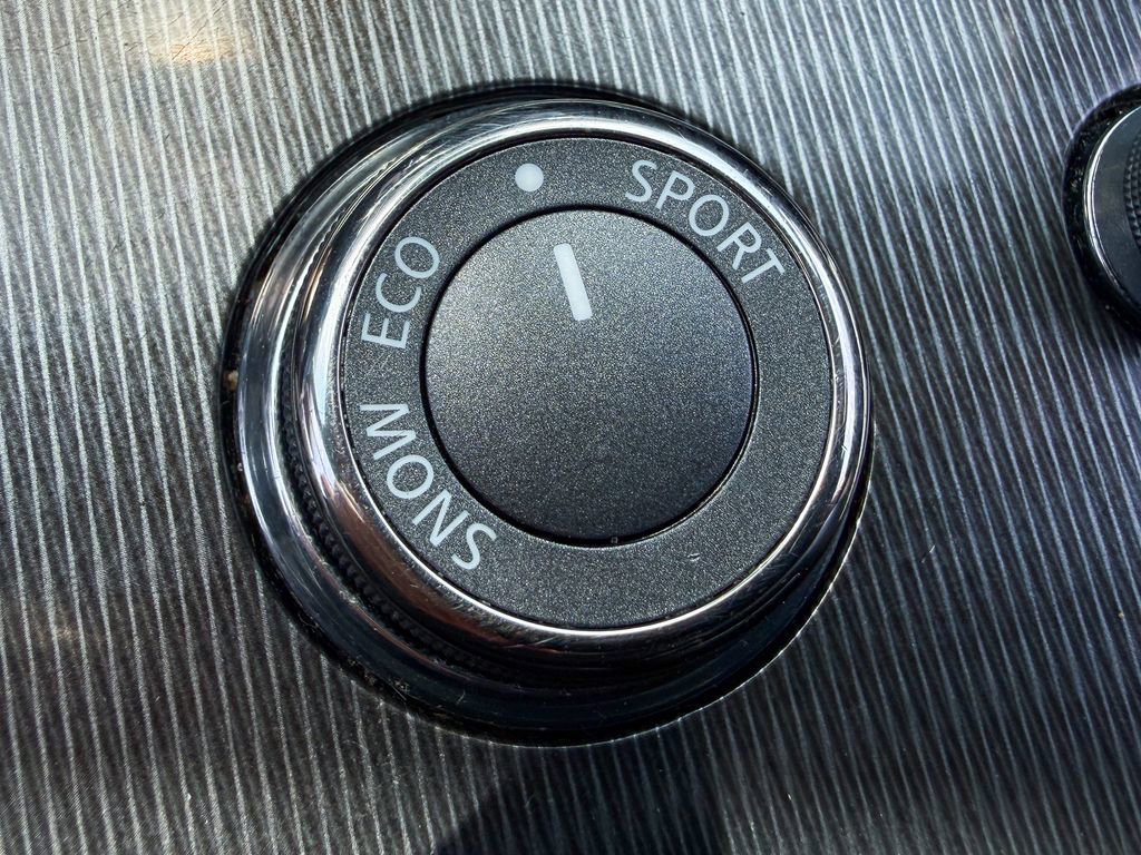 Used 2019 INFINITI QX60 Luxe w/ Essential Package image 26