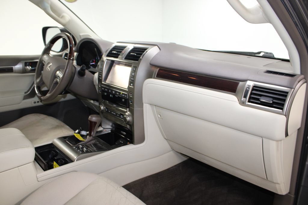 Used 2014 Lexus GX 460 w/ Premium Package AWD/4WD image 28