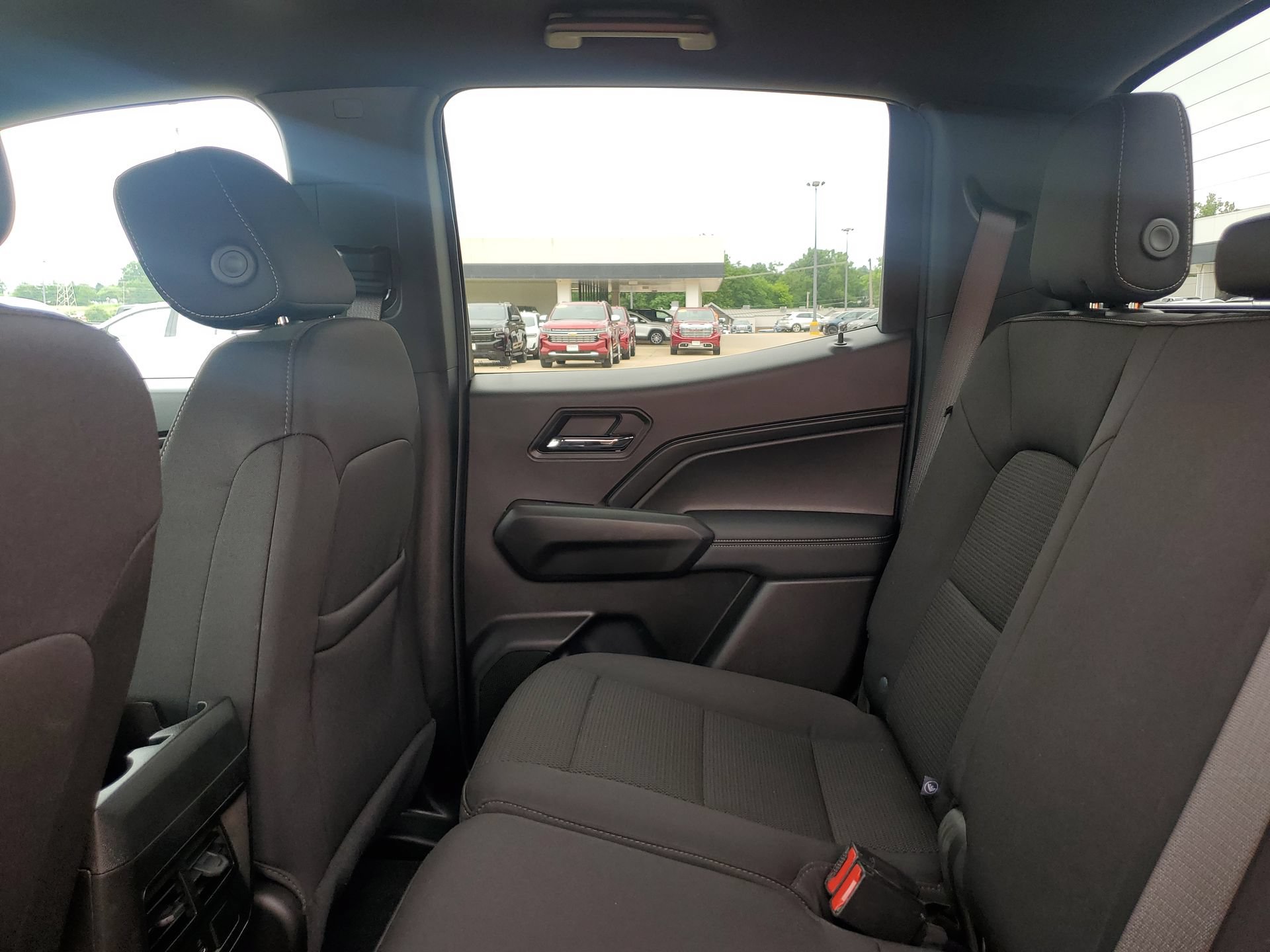 Used 2024 Chevrolet Colorado LT w/ LT Convenience Package II AWD/4WD image 30
