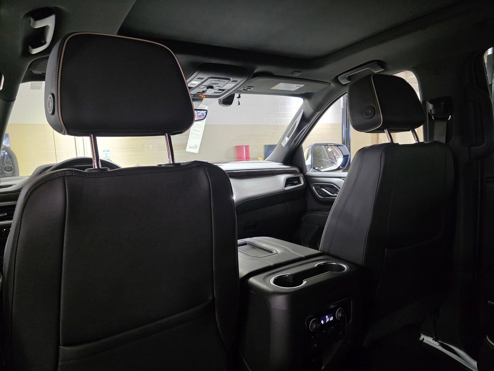 Used 2023 Chevrolet Tahoe Premier AWD/4WD image 17
