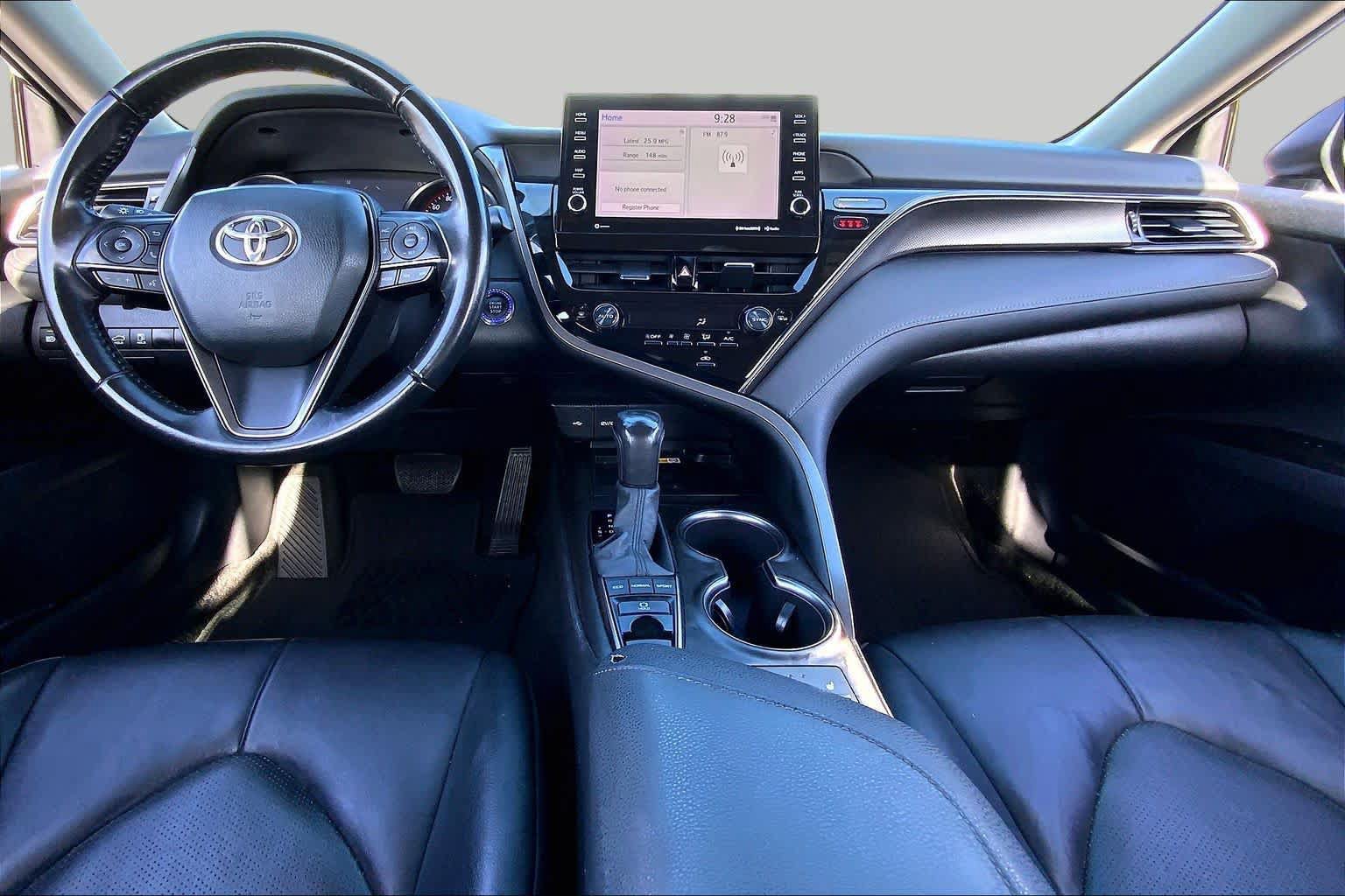 Used 2022 Toyota Camry XSE FWD image 15