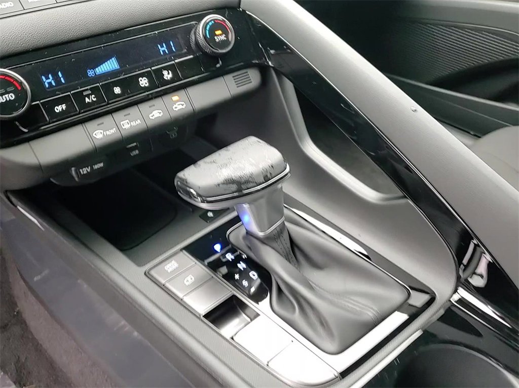 Used 2025 Hyundai Elantra SEL w/ Cargo Package image 30